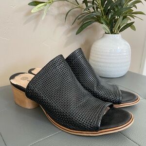 Eric Michael Sevilla Black Leather Mule Sandals Open Toe Low Block Heel Size 7.5